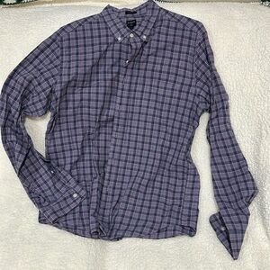 Long sleeve Jcrew button down. Great shape. Slim fit large